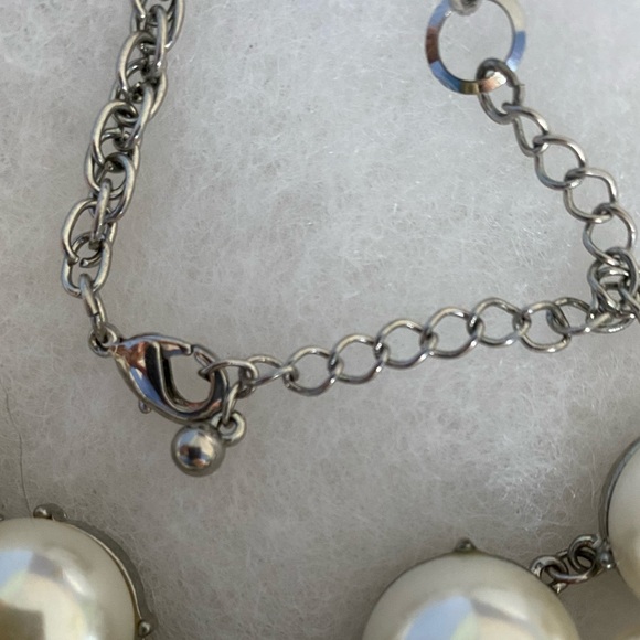 White Pearl Bubble Statement Necklace - Picture 5 of 5